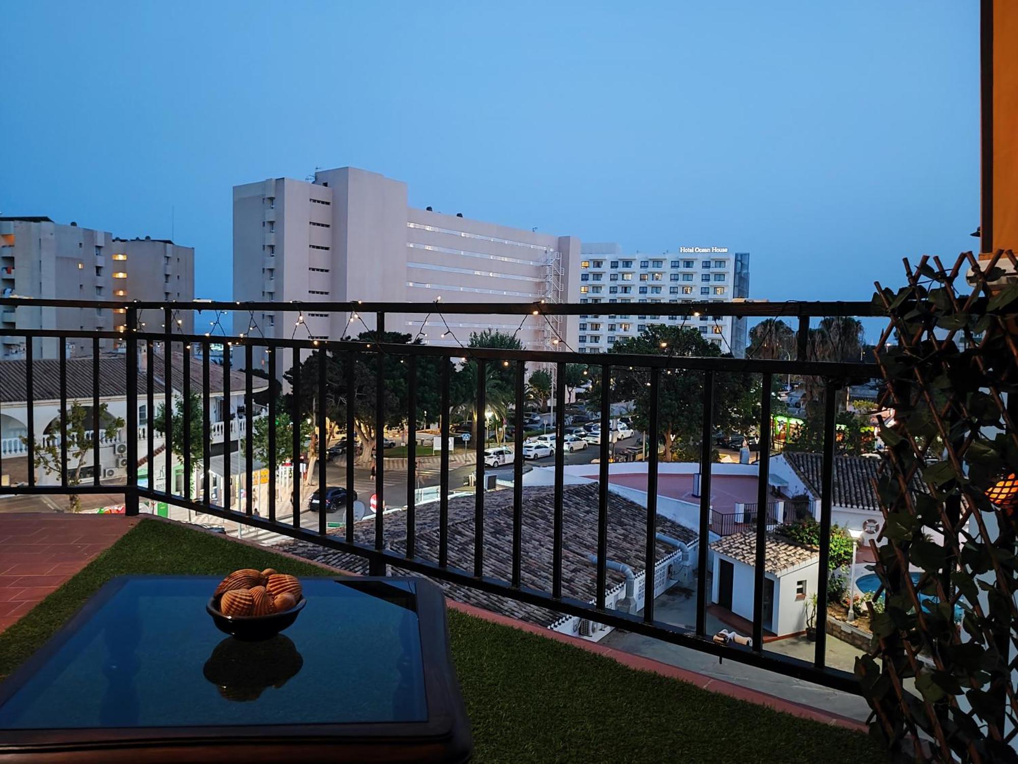 Apartamento 150 Metros De La Playa Torremolinos Exterior photo